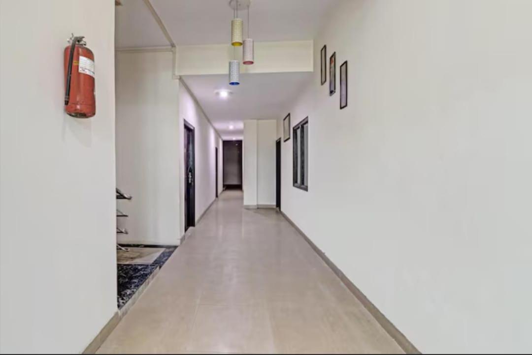 Hotel Olive Tree アーグラ エクステリア 写真
